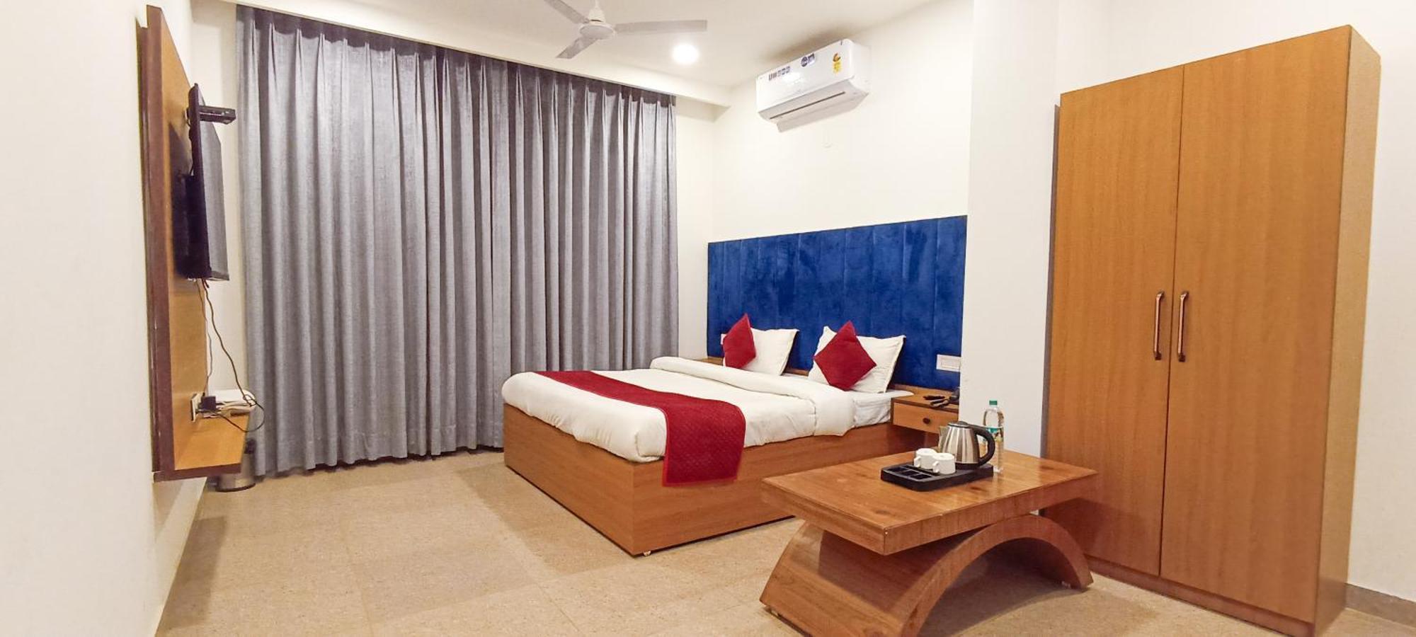 Hotel Lake View Chandīgarh Esterno foto