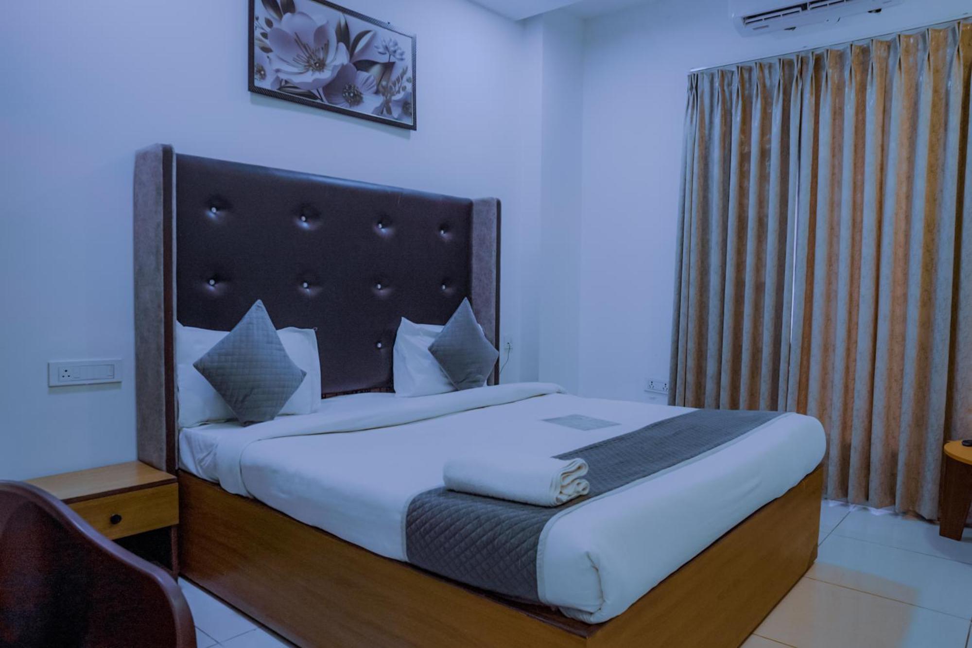 Hotel Lake View Chandīgarh Esterno foto